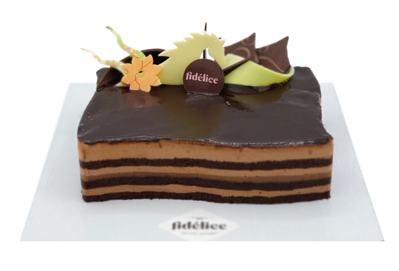Fidelice Carrousel Cake 6-8p